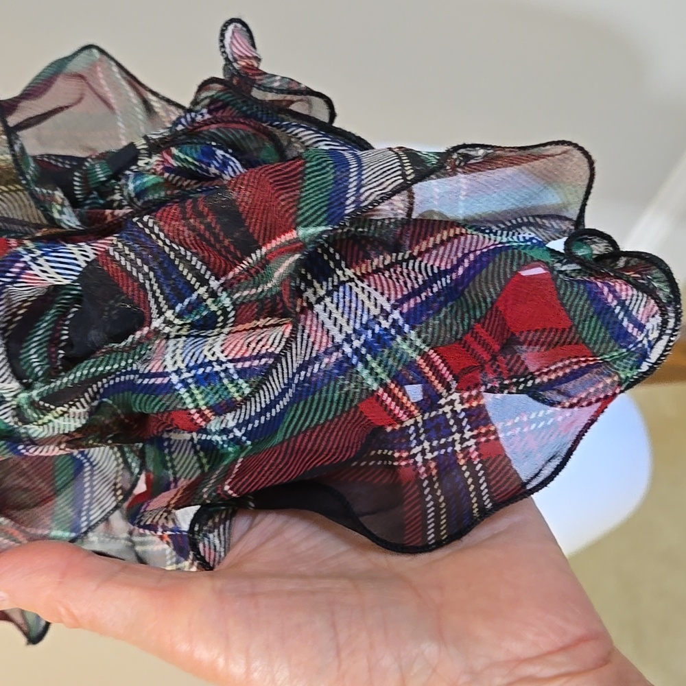 Lauren Ralph Lauren Ruffled Holiday Plaid Oblong Scarf Silk NWT - Picture 7 of 11